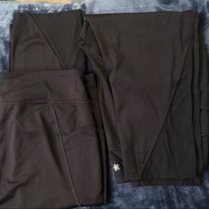 2 pairs Tek gear black Capri leggings w/pockets